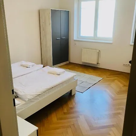 Queens 7 * Prag