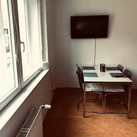 Queens 7 Apartment *